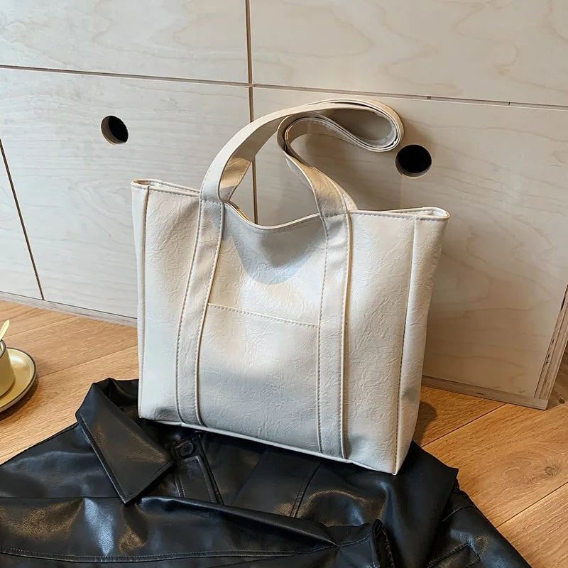 The Simple Large Capacity Tote
