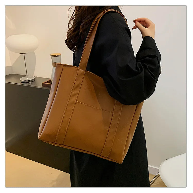 The Simple Large Capacity Tote g
