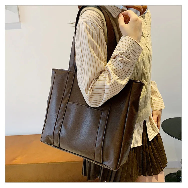 The Simple Large Capacity Tote g