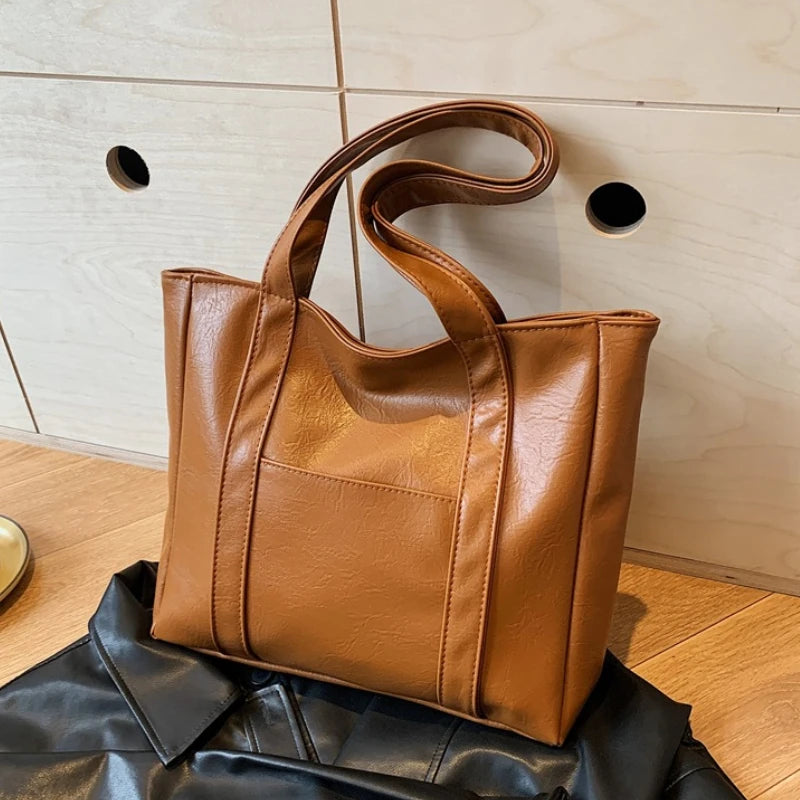 The Simple Large Capacity Tote g