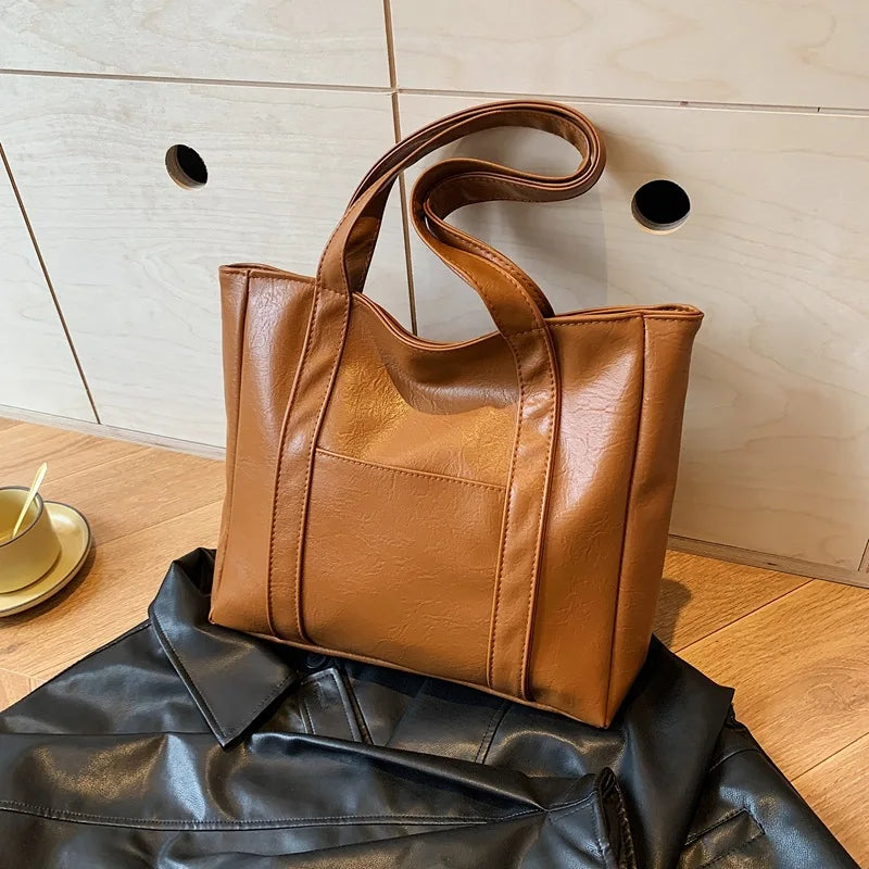 The Simple Large Capacity Tote