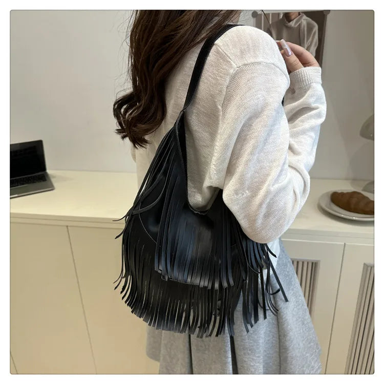 The Retro Tassel Tote