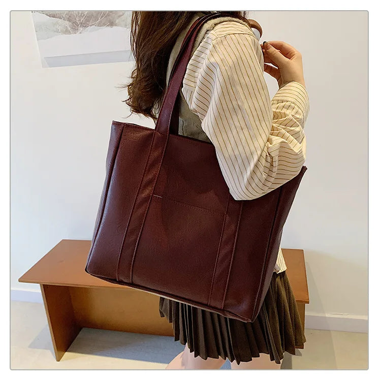 The Simple Large Capacity Tote g