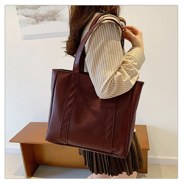 The Simple Large Capacity Tote g