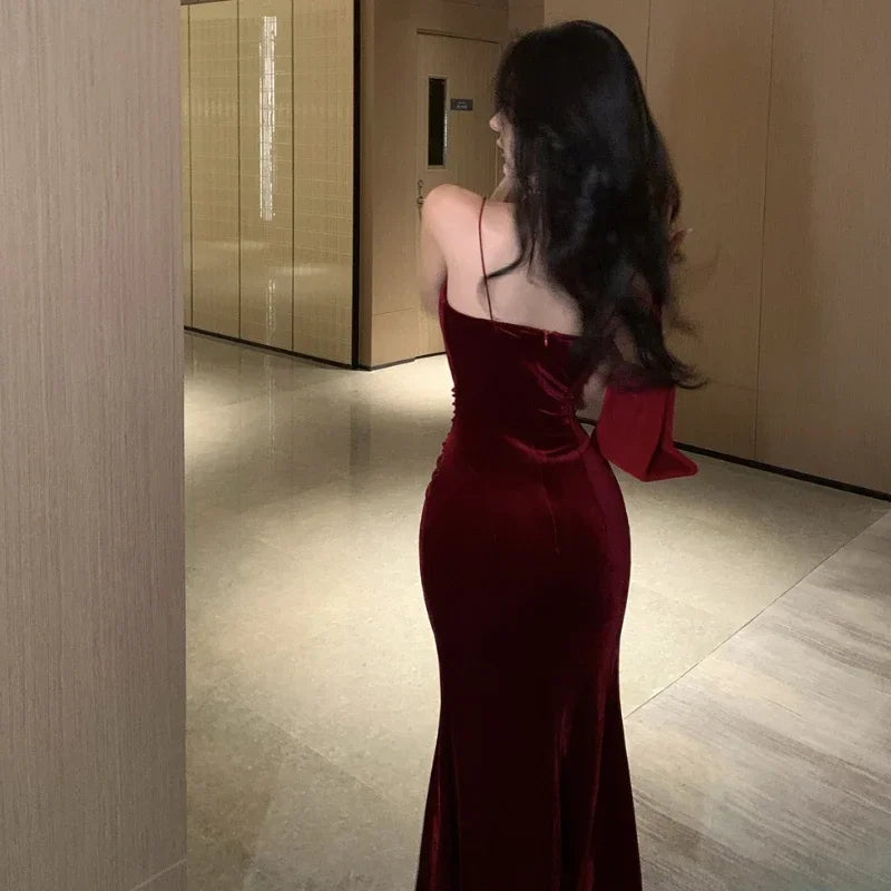 THE SEXY VELVET DRESS