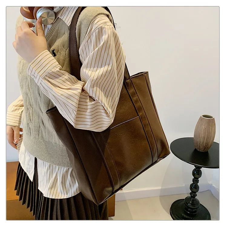 The Simple Large Capacity Tote g