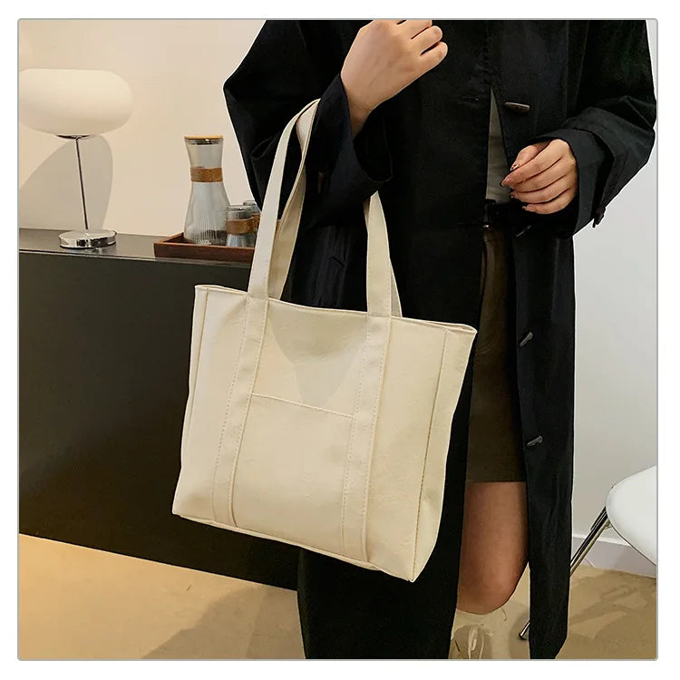 The Simple Large Capacity Tote g