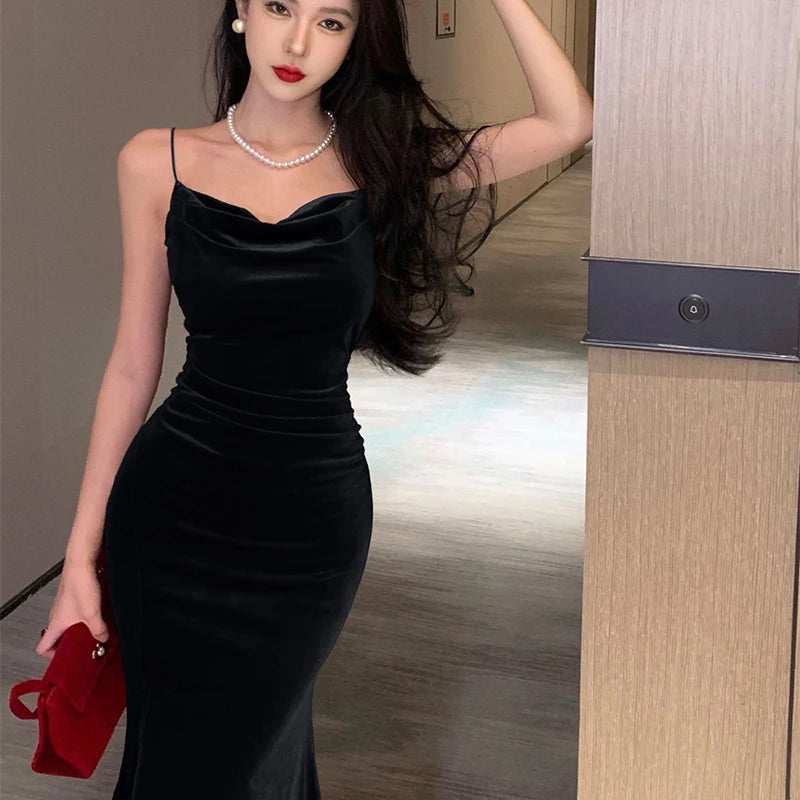 THE SEXY VELVET DRESS