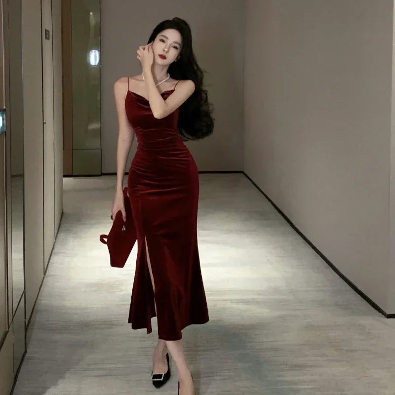 THE SEXY VELVET DRESS