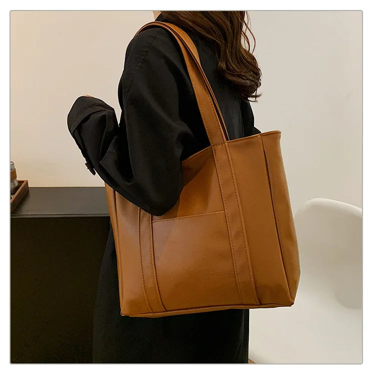 The Simple Large Capacity Tote g